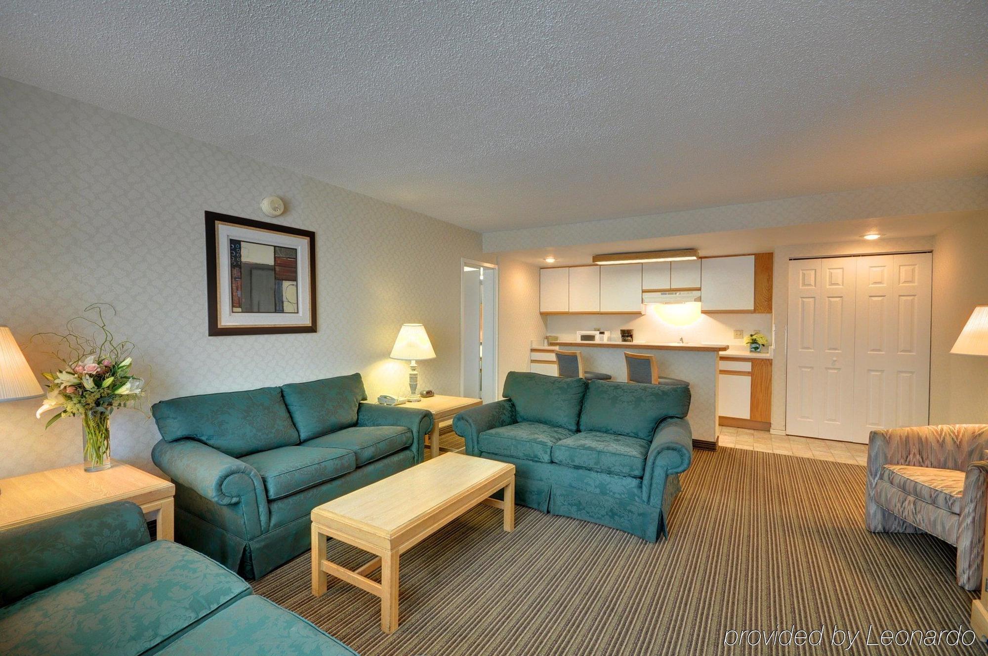 Red Roof Inn & Suites Dekalb Habitación foto