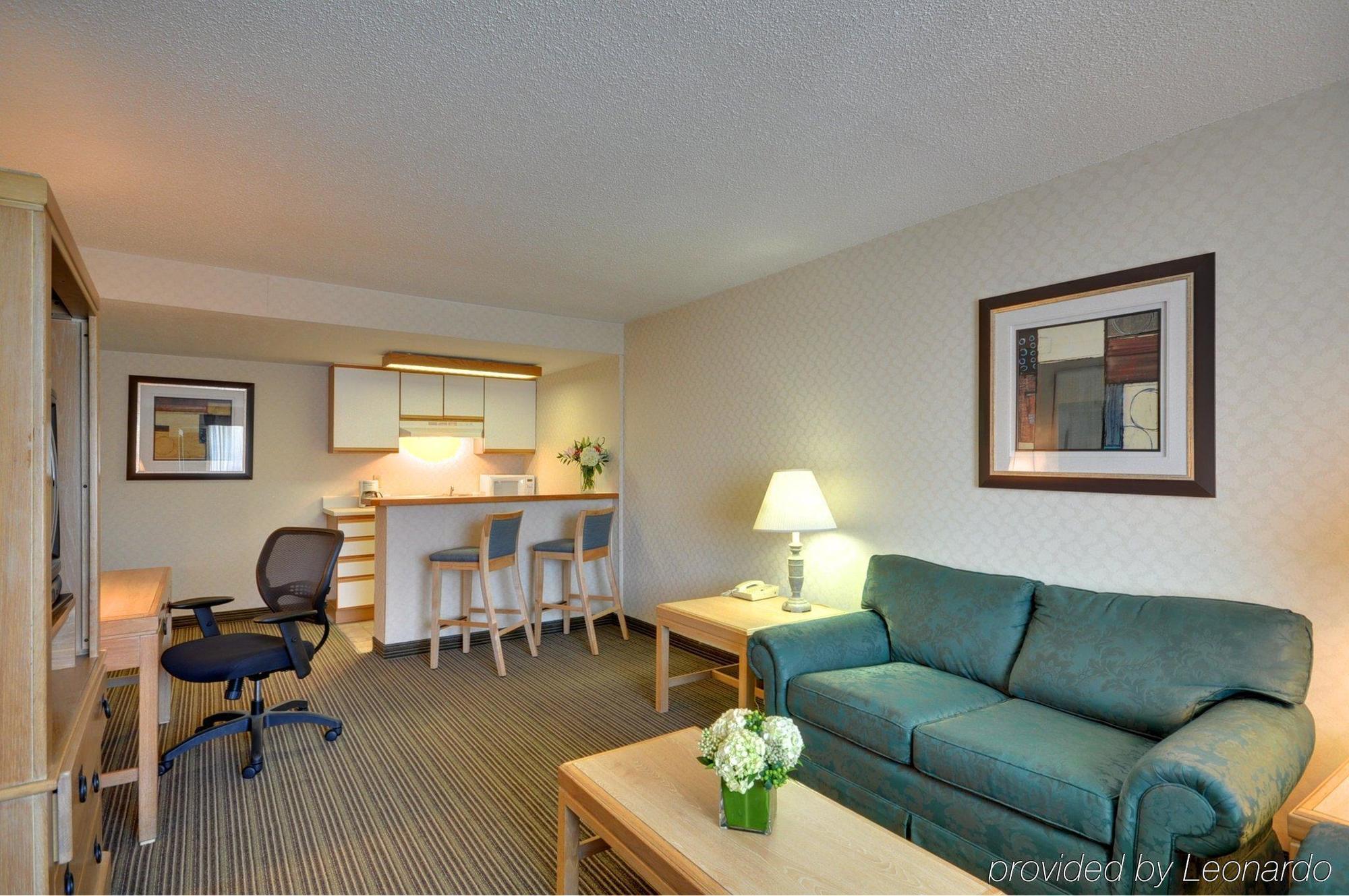 Red Roof Inn & Suites Dekalb Habitación foto