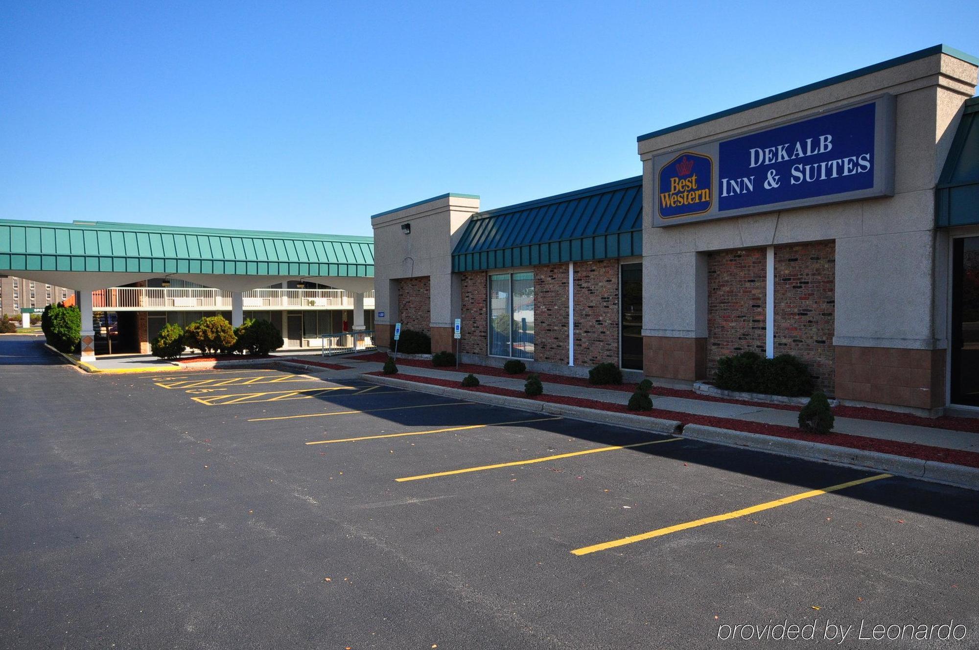 Red Roof Inn & Suites Dekalb Exterior foto