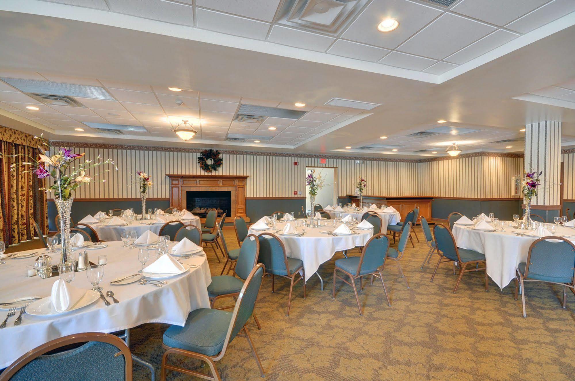 Red Roof Inn & Suites Dekalb Restaurante foto
